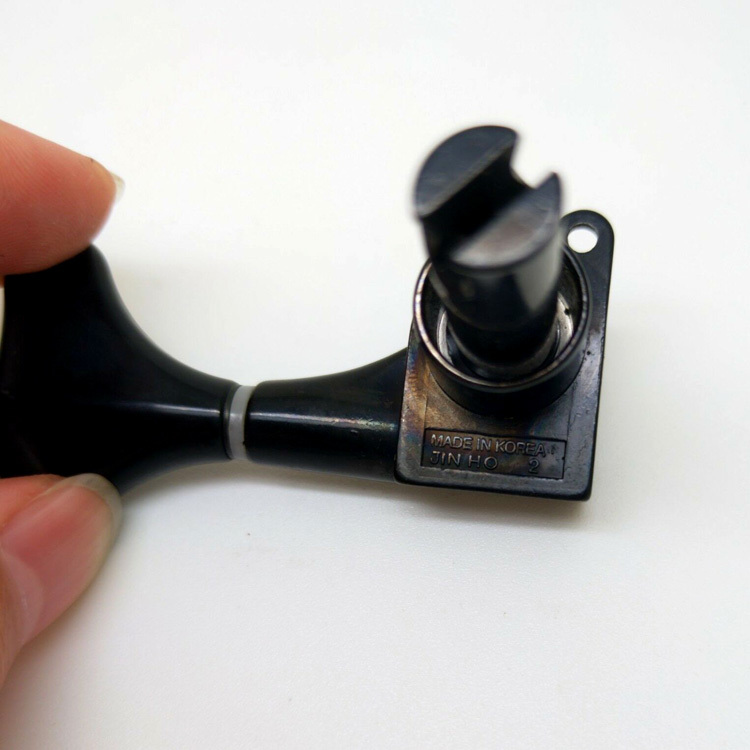 Wilkinson Electric Bass Guitar Sealed Tuning Machines in Black Finish (2+3)